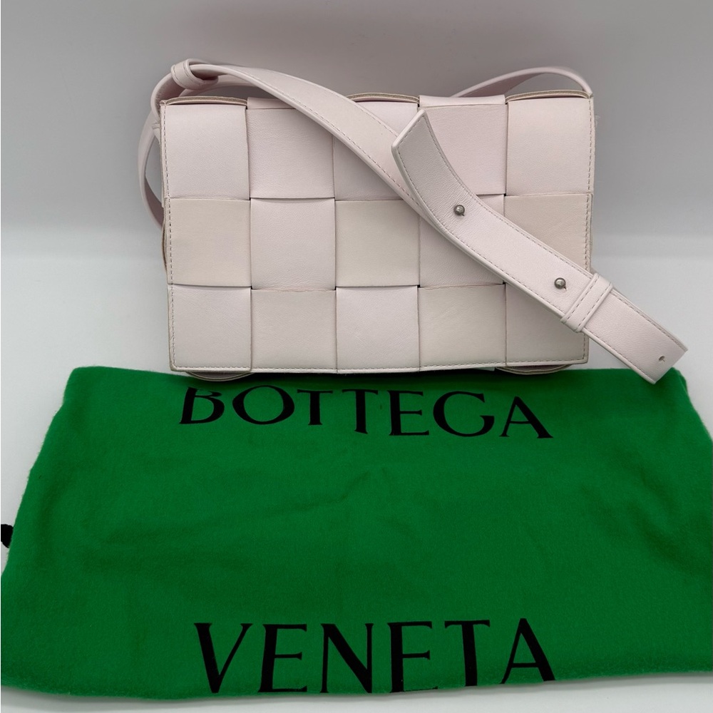 Authentic Bottega Veneer light pink small cassette bag